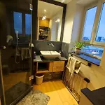 Amazing 70m2 Flat With Large Terrace And 2 Large Beds דירה פריז