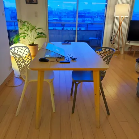 Amazing 70m2 Flat With Large Terrace And 2 Large Beds アパート